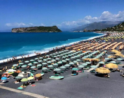 Arcomagno villaggio con servizi